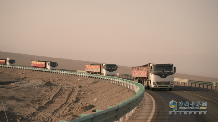 煤海逐綠！徐工新能源牽引車書寫煤炭運(yùn)輸綠色答卷