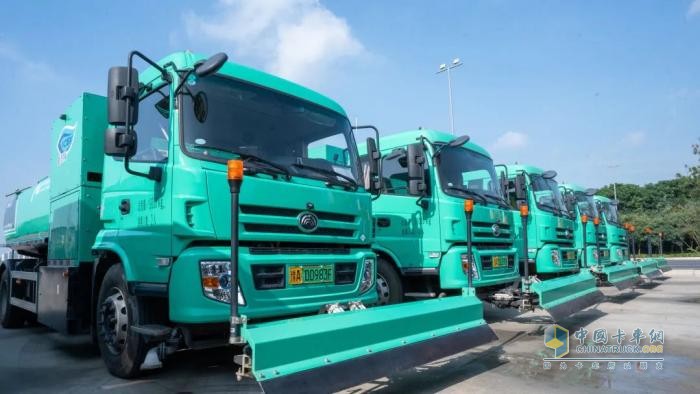 批量交付，列裝上崗！宇通環(huán)衛(wèi)助力鄭州航空港區(qū)開(kāi)啟“零碳清掃”新時(shí)代！