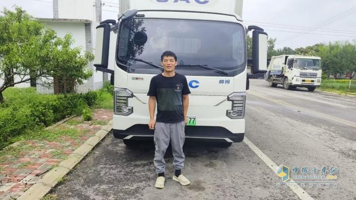 從油車到電車 張師傅的新選擇：江淮新能源ES9 讓貨運(yùn)更自由