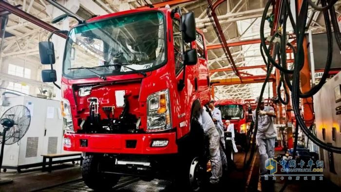 實(shí)干當(dāng)“夏” “炎”值擔(dān)當(dāng)，高溫里跑出東風(fēng)商用車(chē)加速度