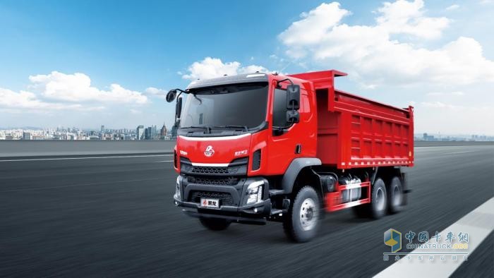 突發(fā)狀況零妥協(xié)！乘龍M3 6X4小鋼炮自卸車龍骨框架護(hù)周全