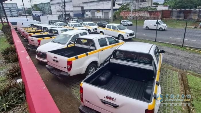 江鈴寶典皮卡批量交付巴拿馬政府機(jī)構(gòu)