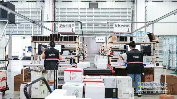 順豐河南首個(gè)專(zhuān)業(yè)化酒水倉(cāng)落地鄭州