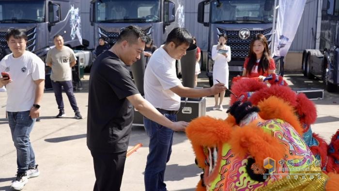 3萬(wàn)公里 56站1146臺(tái)訂單！歐曼銀河全國(guó)巡游嘉年華雙線收官 再啟新程