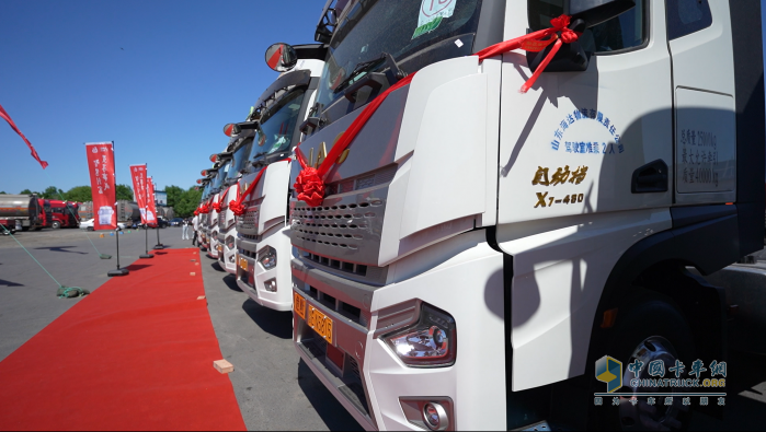 星耀東營 60輛江淮?；愤\(yùn)輸車交付海達(dá)物流