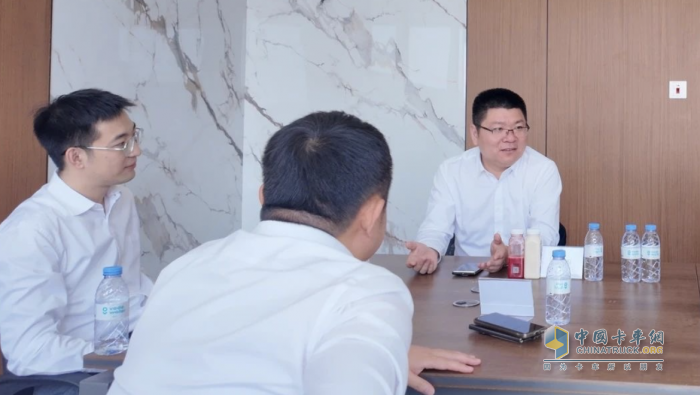 一汽解放：李勝深入沙特市場(chǎng)開(kāi)展專題調(diào)研