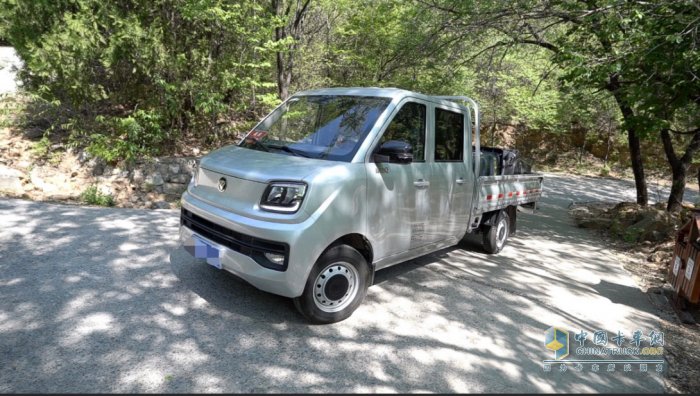 祥菱Q雙排小貨車:景區(qū)環(huán)衛(wèi)工朱師傅的工作生活好搭檔
