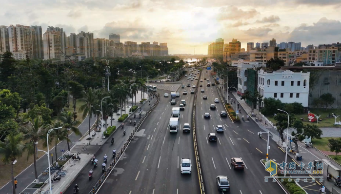 海島內(nèi)的靜流歲月 比亞迪T5與他駛向三十載光陰