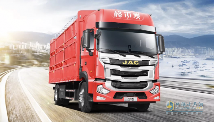 江淮重卡性能品質(zhì)冠軍挑戰(zhàn)賽收官 月冠軍月行3萬5千公里，油耗13余升！