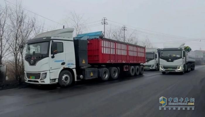 煤海逐綠！徐工新能源牽引車書寫煤炭運(yùn)輸綠色答卷