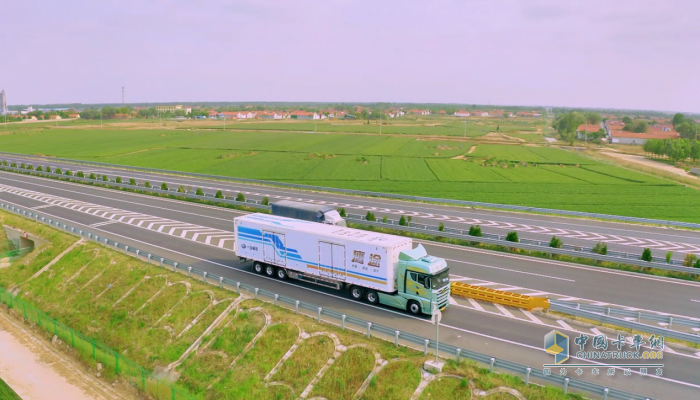 詩與遠(yuǎn)方的生活，解放動(dòng)力為女司機(jī)撐起半邊天