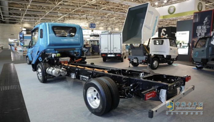 飛碟汽車亮相德國漢諾威國際交通運輸博覽會，大放光彩！