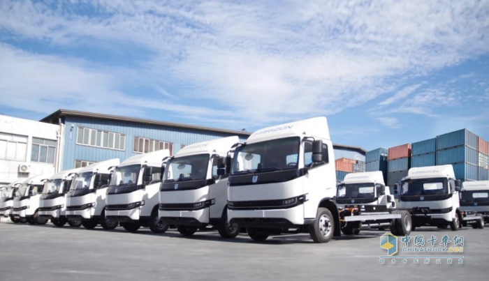 揚帆起航！首批遠程星智H9E輕卡出海中東