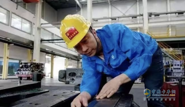 【聚焦兩會(huì)】江鈴汽車劉輝:以科技創(chuàng)新助推企業(yè)高質(zhì)量發(fā)展