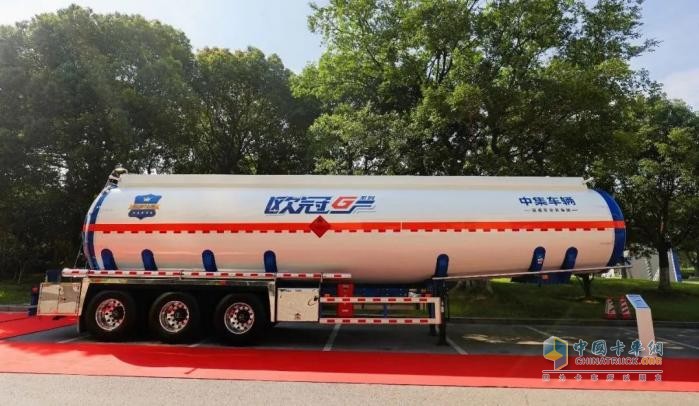 中集車輛“歐冠G”系列鋁合金液罐車，解決運(yùn)輸甲醇汽柴油的“老三難”