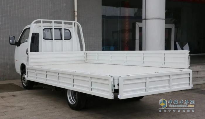 能裝能跑還能省，長安跨越者D5超級CNG版震撼上市！