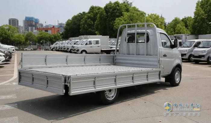 大氣罐、長續(xù)航、省錢王，長安新豹T5CNG來襲！