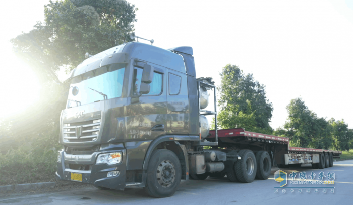 老司機(jī)與他的老伙伴：聯(lián)合重卡11年180萬(wàn)公里的信賴傳奇！