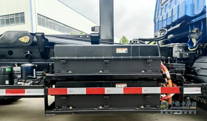 五征環(huán)?？萍?噸車廂可卸式垃圾車，合規(guī)經(jīng)濟(jì)與高效運(yùn)營的行業(yè)標(biāo)桿