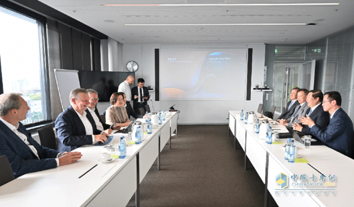 譚旭光：山東重工與?采埃孚攜手打造新科技產(chǎn)品，迎接新能源時(shí)代的到來(lái)