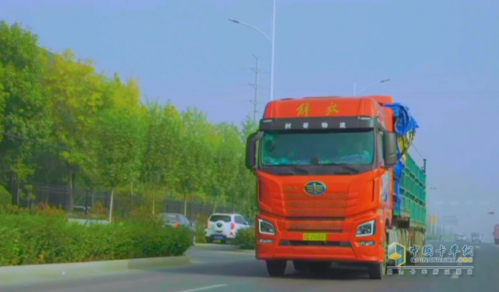 詩與遠(yuǎn)方的生活，解放動(dòng)力為女司機(jī)撐起半邊天