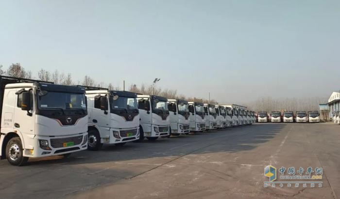 首批交付！徐工純電動牽引車開進山東聊城