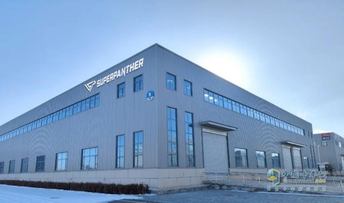 速豹亮相榆林國(guó)際煤博會(huì)：黑金剛新能源重卡與自研核心系統(tǒng)成焦點(diǎn)