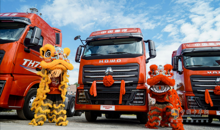 豪沃TH7-N百臺戰(zhàn)略簽約暨首批30臺交車儀式盛大舉行