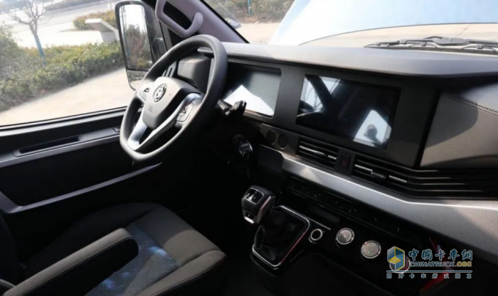 廂貨車買它最劃算！東風(fēng)御風(fēng)V9+低油耗、高承載，運(yùn)營(yíng)成本更低