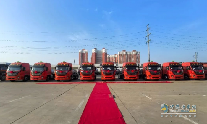 攜手共贏 并肩前行 大運重卡河南大客戶 首批10臺交車儀式圓滿成功！