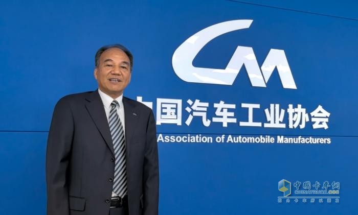 多家企業(yè)新上榜！2024汽車(chē)供應(yīng)鏈“雙百?gòu)?qiáng)”出爐！新能源與智能化企業(yè)表現(xiàn)突出