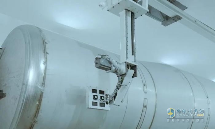 從歐洲標(biāo)準(zhǔn)到中國方案:中集車輛“歐冠G”系列液罐車的安全技術(shù)密碼