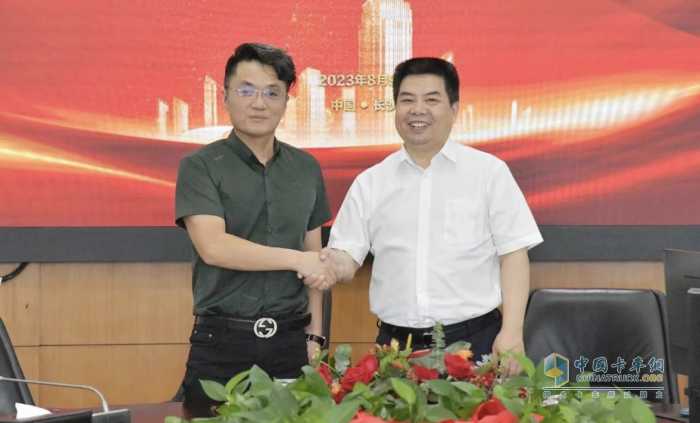 三一重工與江西明生集團達成全面戰(zhàn)略合作協(xié)議