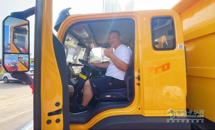 福田瑞沃大金剛ES5 Pro 全面進(jìn)階助力基建行業(yè)再升級(jí)