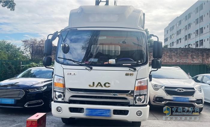 1號伙伴陳師傅攜手江淮1卡帥鈴，一路坦途逐夢行