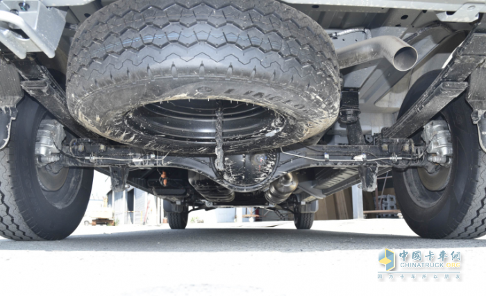 城市配送就選這款實(shí)力派輕客-東風(fēng)御風(fēng)V9+