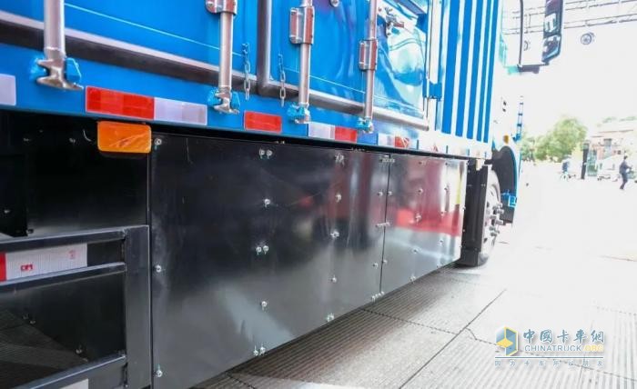 續(xù)航400公里！雙槍2C快充+電驅(qū)橋加持，江淮跨越X5來襲