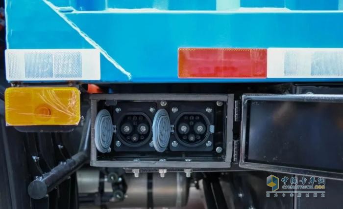 續(xù)航400公里！雙槍2C快充+電驅(qū)橋加持，江淮跨越X5來襲