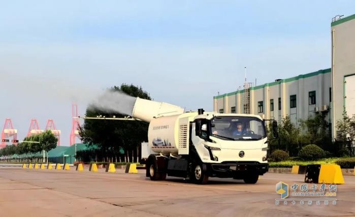 五征集團與日照港集團深化合作助力港口環(huán)境升級