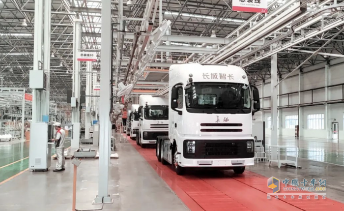 長城商用車超級混動重卡PT車下線，干線物流“降本增效”新選擇