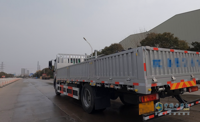 十年老司機換車記：遇見歐航超卡，魯師傅把平凡之路跑成星光大道