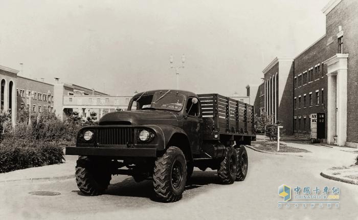 解放軍車，在天安門廣場成功受閱！