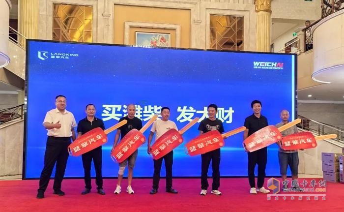 濰柴藍擎自卸車強勢登場，以標桿品質(zhì)驅(qū)動工程運輸邁入新維度！