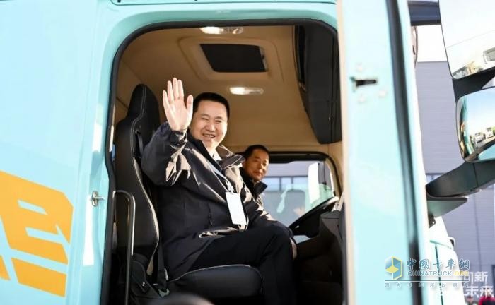 前路鉭途，質(zhì)變未來  質(zhì)子汽車2025產(chǎn)品發(fā)布會(huì)成功舉辦