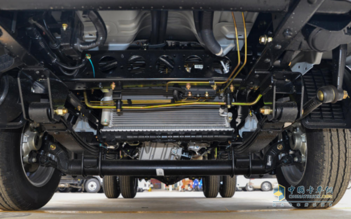 擺攤創(chuàng)業(yè)神器！東風途逸T5為何成為小卡市場新寵？