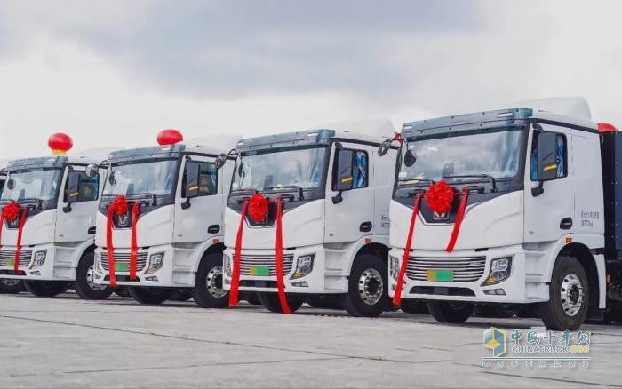 工況定制+生態(tài)賦能！徐工新能源重卡500臺(tái)大單落子西南