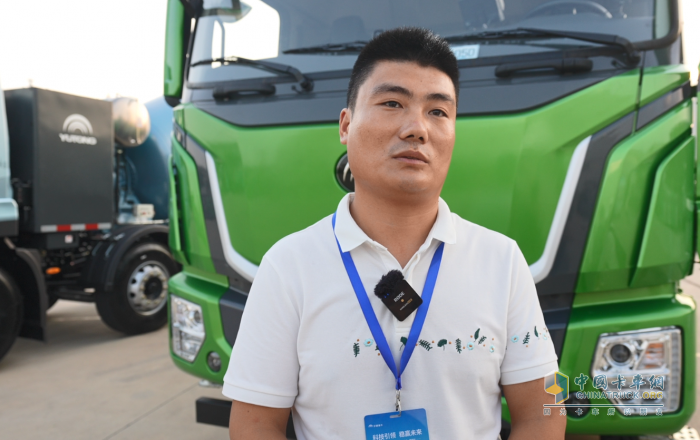 “清一色綠色軍團”，“鐵粉”為啥一次性訂購50臺宇通新能源重卡？