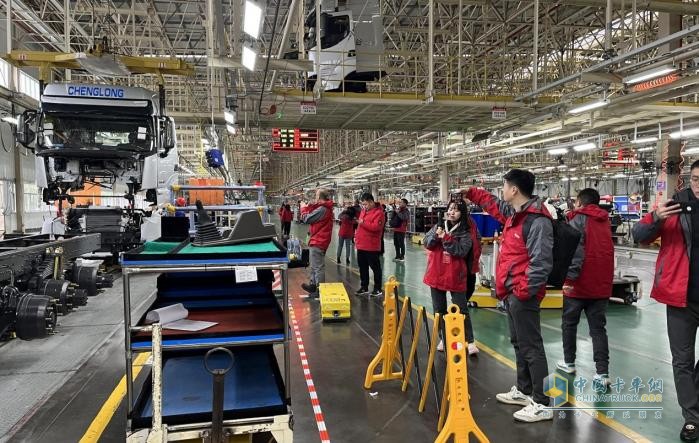 乘龍發(fā)布跑團(tuán)征集令:跑柳馬 賞紫荊 享民俗