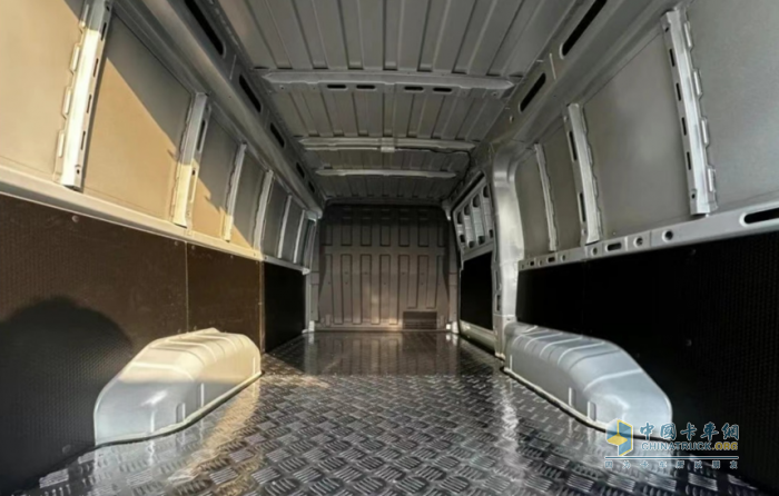 夏季“送鮮”有一套 東風(fēng)睿立達(dá)“廂”當(dāng)有料