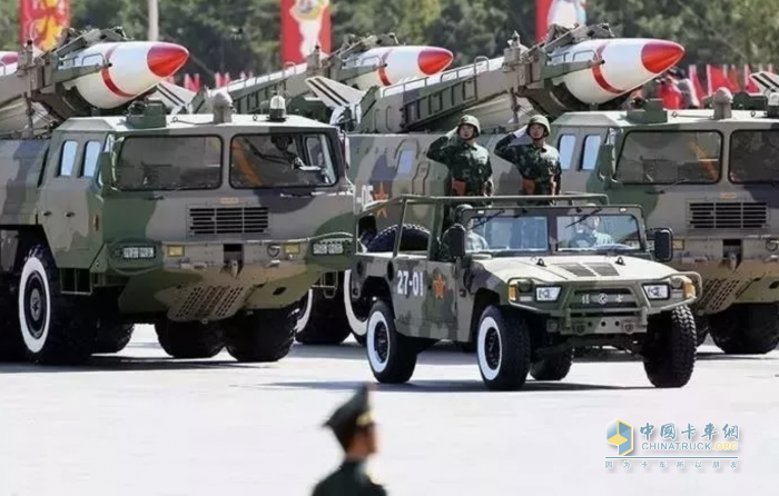 鐵甲榮光！115輛東風(fēng)軍車天安門廣場(chǎng)成功受閱！